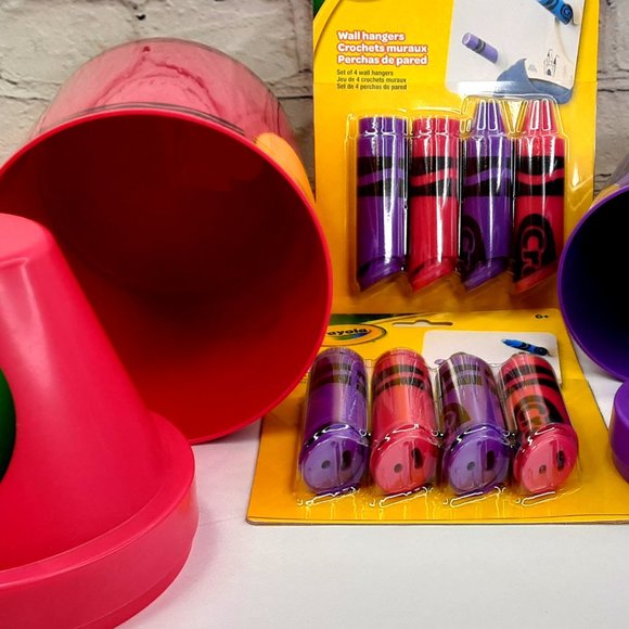 'CRAYOLA' CRAYON SHAPE STORAGE BINS & HANGING PEGS 12 PIECE SET - Picture 2 of 16